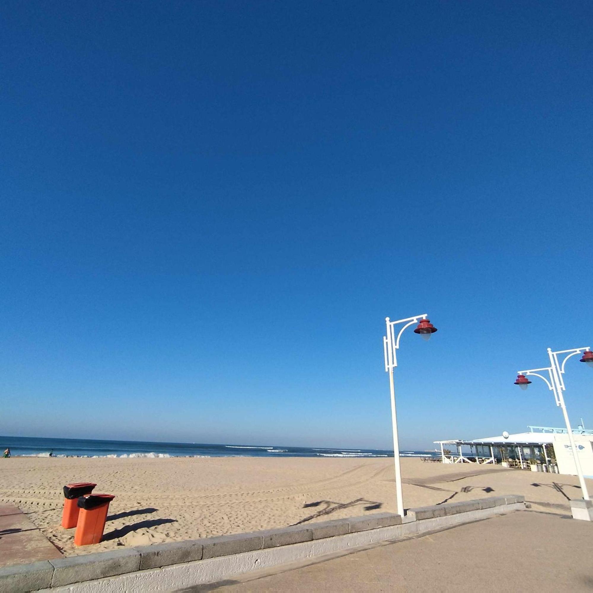 Apartamento Encantador Apartamento Frente A La Playa Victoria Cádiz Exterior foto